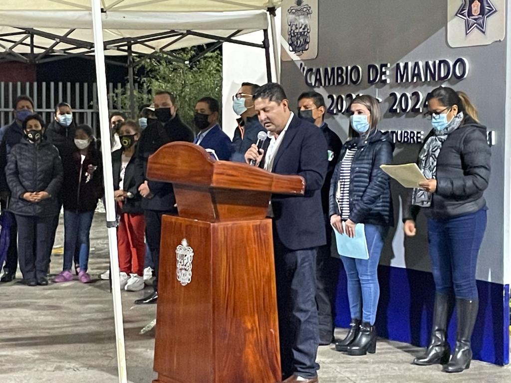 Encabeza Miguel Martínez Peñaloza en el cambio de mando en Cadereyta