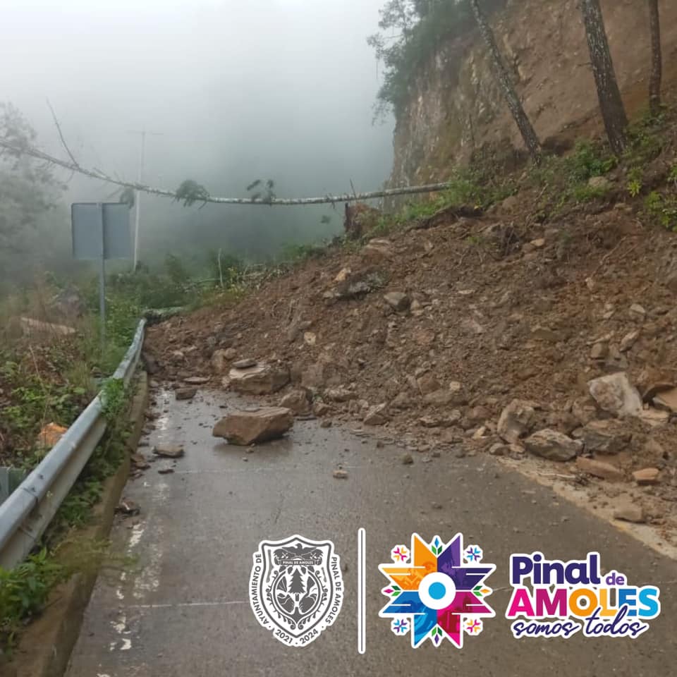 Deslaves: Bloquean caminos en la comunidad Las Joyas y El Murciélago en Pinal.