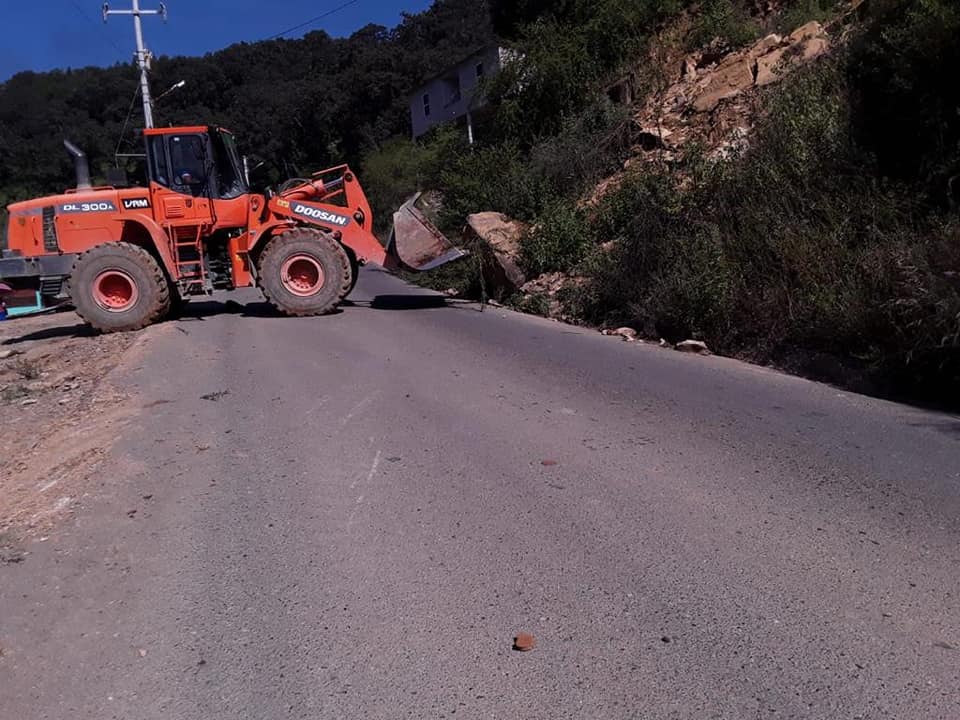 Limpieza de carretera: Zona de Santa Águeda.