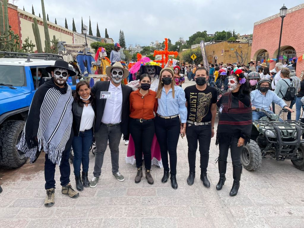 Lupita Pérez: Inaugura el primer desfile del día de Muertos en Bernal.