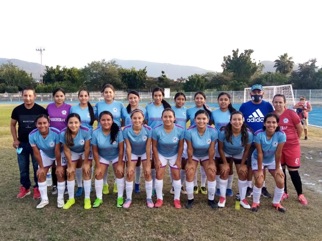 Saldiveña y Las Misioneras: Campeones del Torneo Municipal de Futbol  de Jalpan.