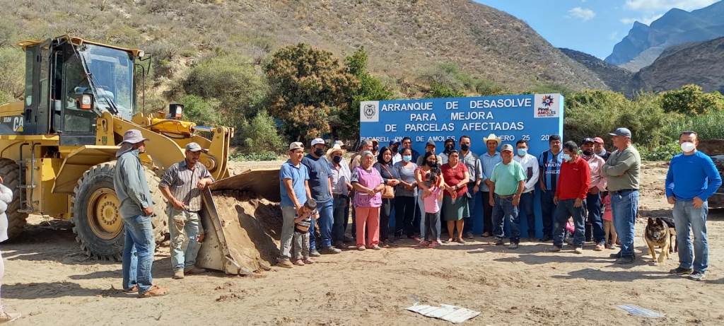 Lupita Ramírez: Dio arranque de obras de rastreo y desazolve en Bucareli y Adjuntas de Gatos.