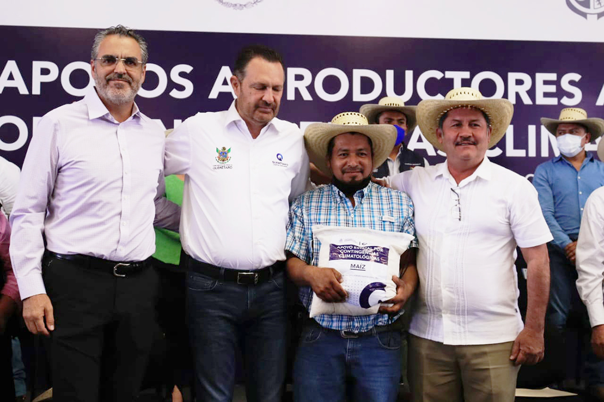 El Edil Efraín Muñoz: Acompañó al Gobernador Mauricio Kuri en la Entrega de Apoyos a Productores Agrícolas