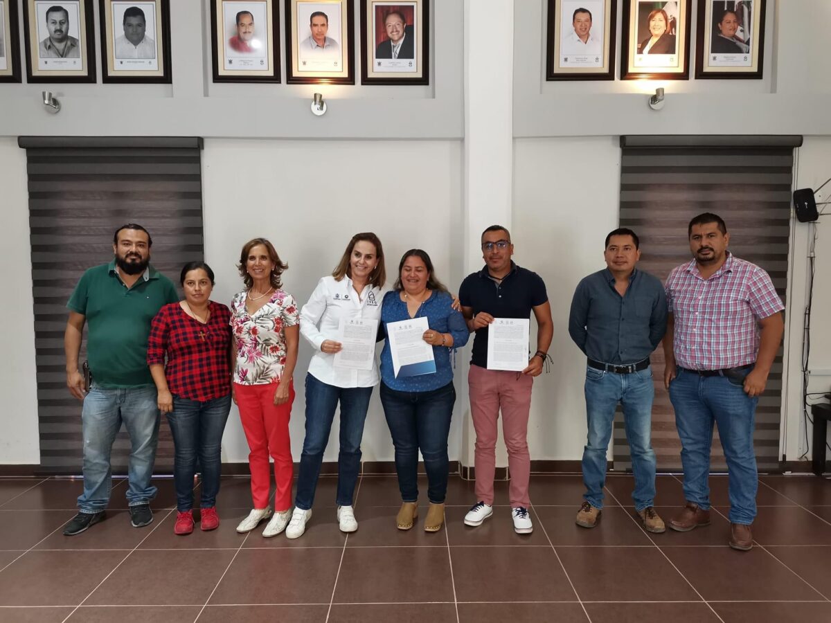 Marina Ponce firma convenio de colaboración con el Insitituto de la Vivienda del Estado de Querétaro (IVEQ)