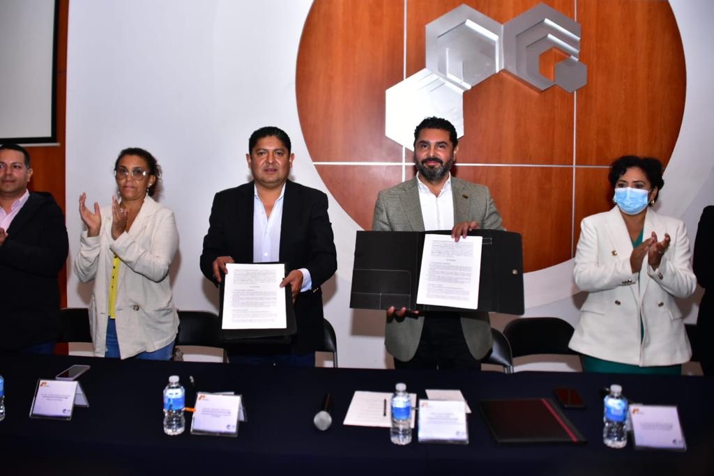 Firma Miguel Martinez Peñaloza Convenio con Colegio de Arquitectos del Estado