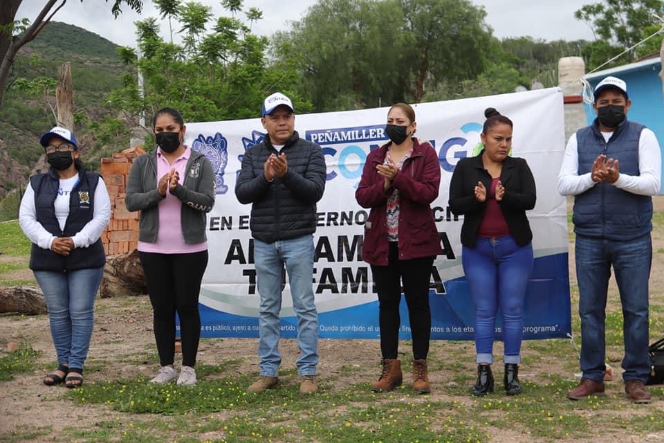 Entrega Juan Carlos Linares Aguilar programa municipal “Peñamiller Contigo”