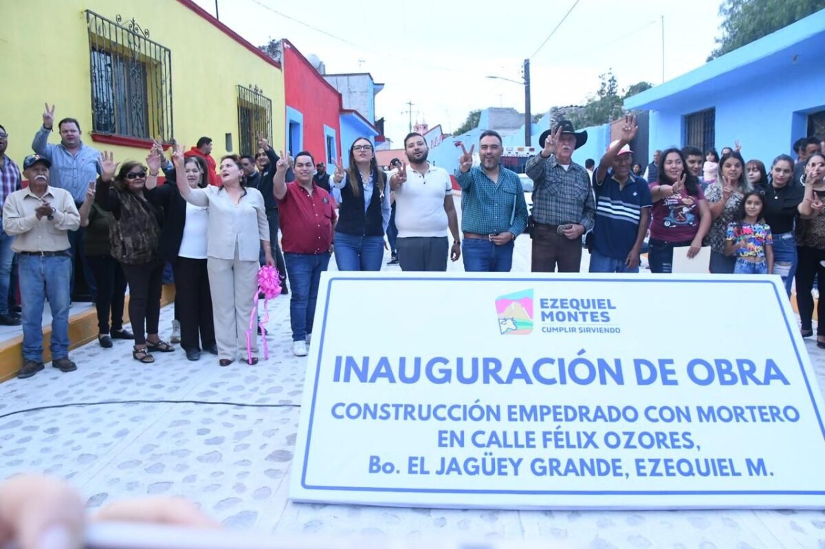 Lupita Pérez Montes Inaugura la calle Félix Ozores en la comunidad del Jagüey Grande
