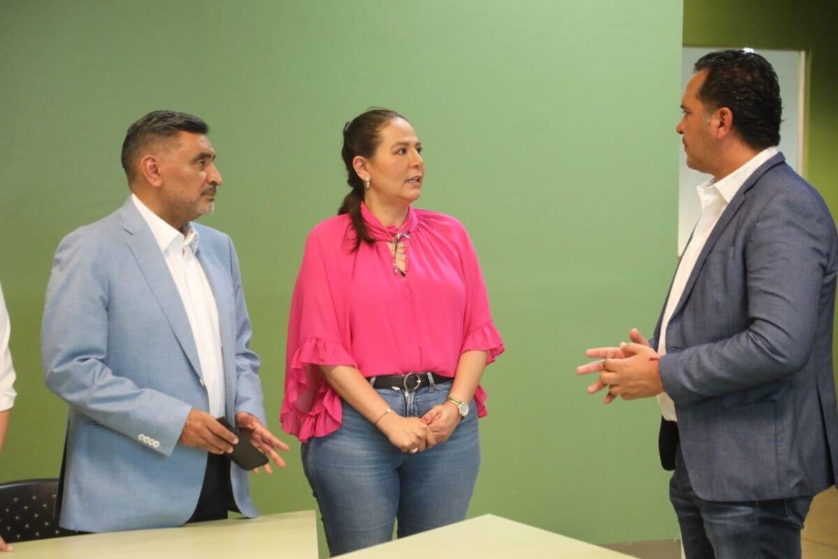 Presenta Manuel Montes Proyecto de Ciudad Universitaria con la Secretaria de Educación