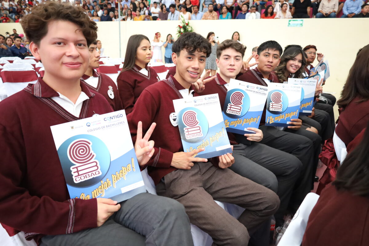 Se gradúan 177 jóvenes de COBAQ en Tolimán