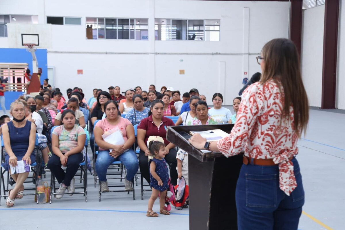 Presenta SEDESOQ y el municipio de Ezequiel Montes el programa “Microcréditos para Mujeres”