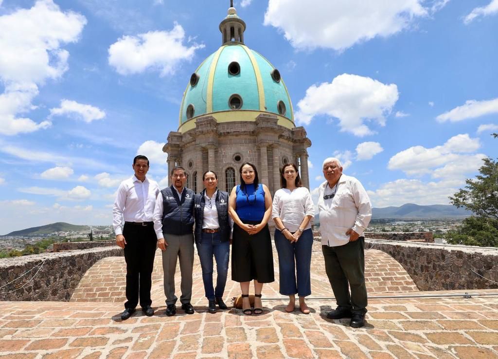 Gestiona Beatriz Marmolejo obra de conservación y restauración de la cúpula y torre de la Parroquia de Santa Rosa de Lima