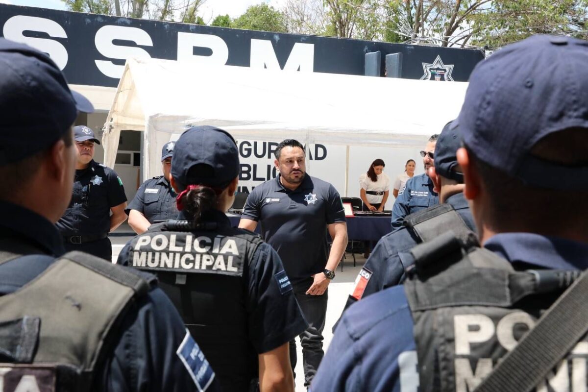 Fortalece SSC a policías municipales con la entrega de patrullas y motocicletas