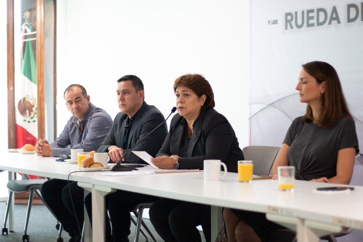 La diputada Graciela Juárez, Presidenta de Mesa Directiva, da a conocer los pormenores del 2º Informe de Actividades de la LX Legislatura