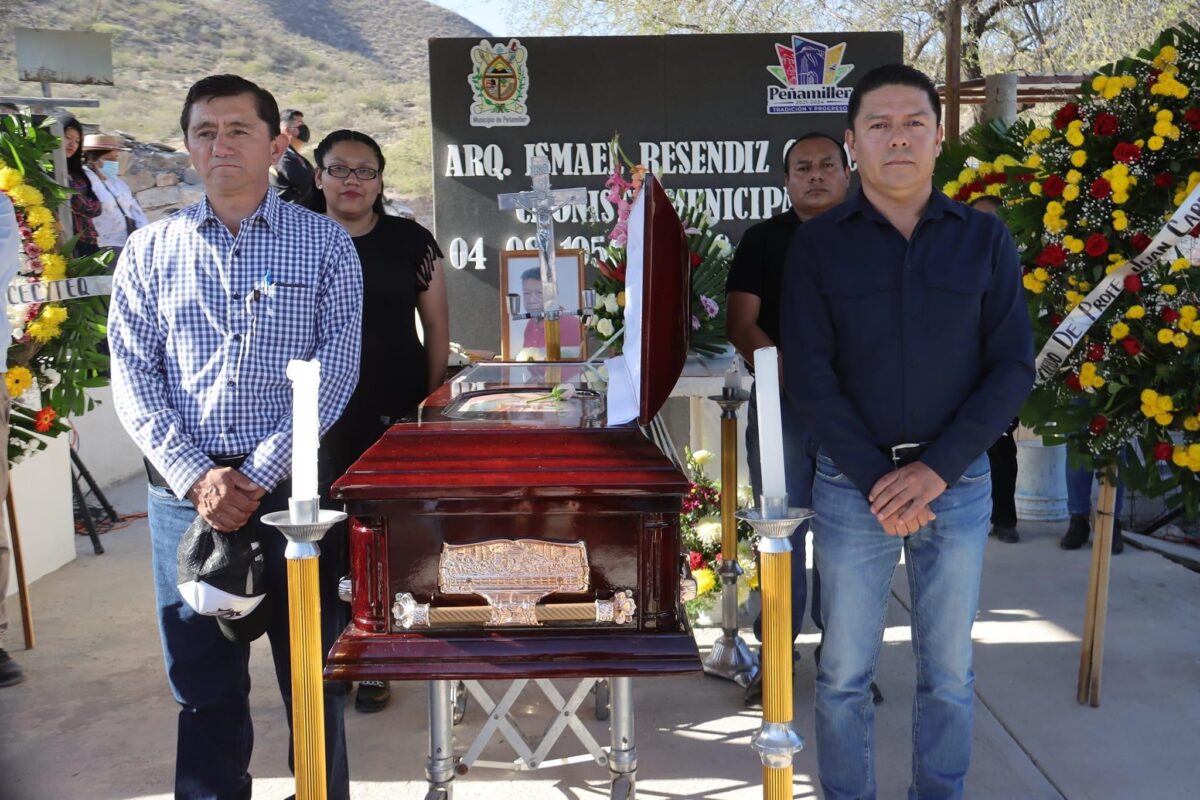 Encabeza Homenaje el Edil Juan Carlos Linares