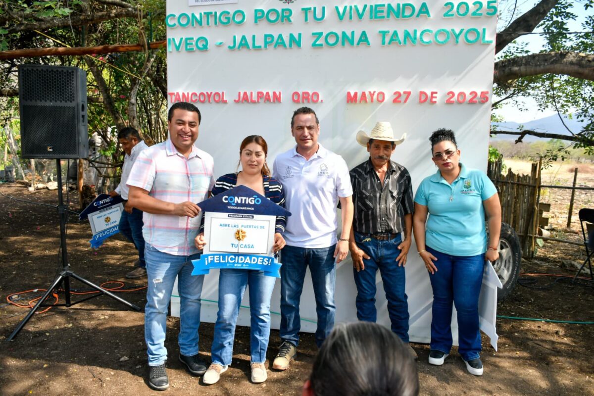 Entregan apoyos de mejoramiento de vivienda en Jalpan de Serra