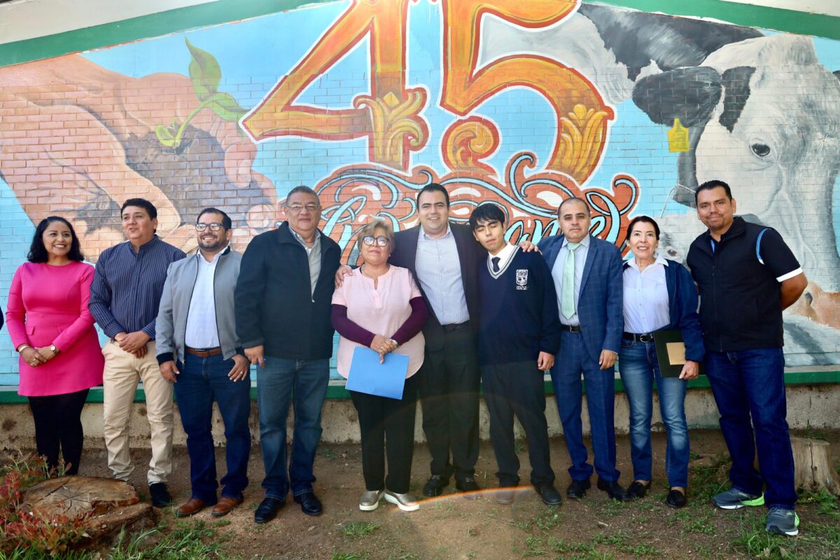 Preside Gaspar Trueba la Ceremonia de Inicio del Ciclo Escolar 2025-2026