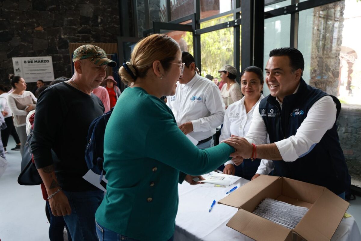 Entrega SEDESOQ Tarjeta Contigo en El Marqués