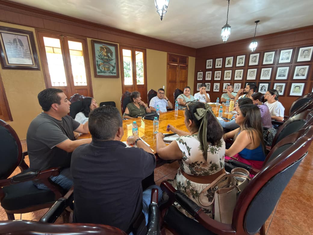 Afinan detalles para la celebración del Día del Maestro en Jalpan