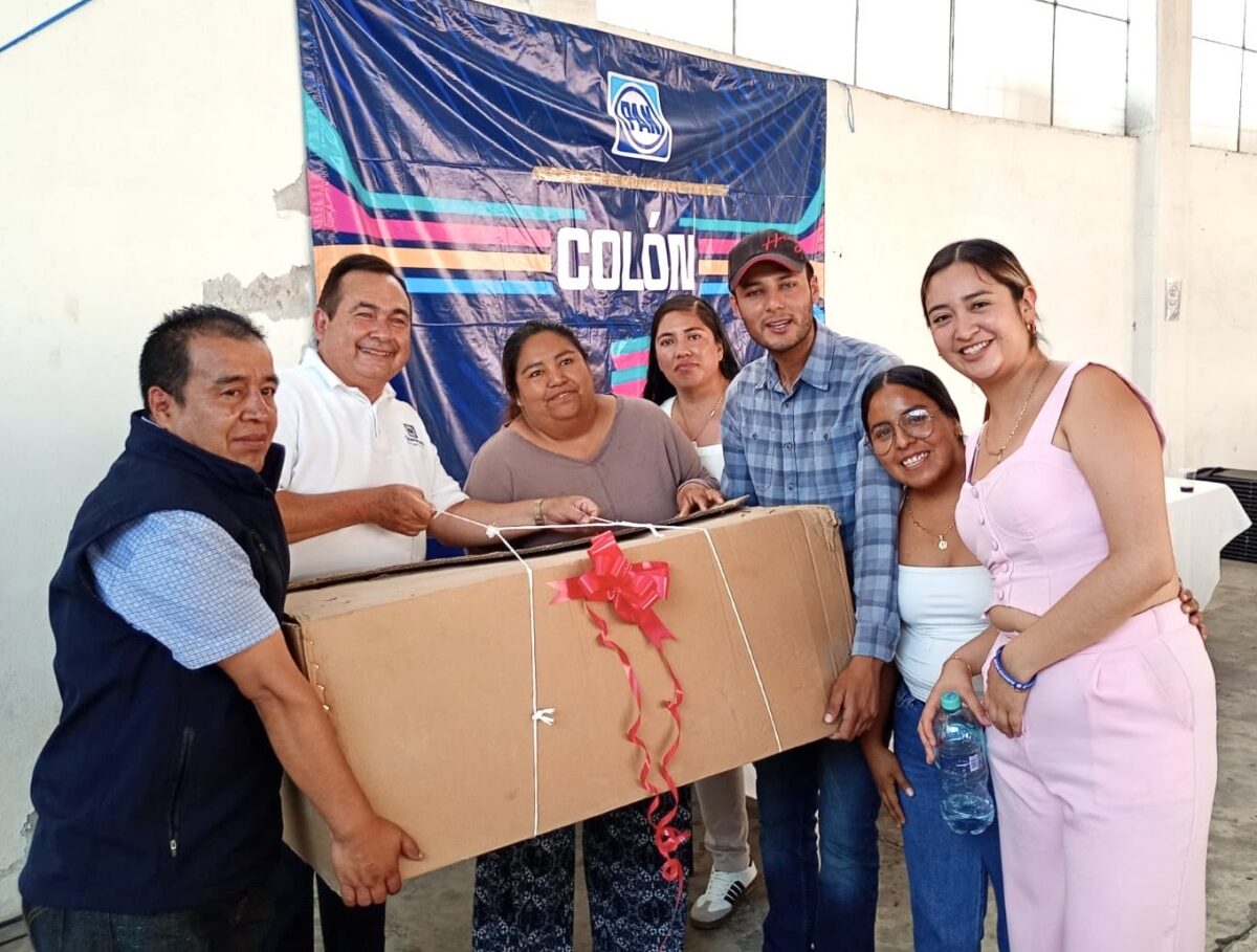 Festeja Comité Municipal del PAN a las mamás por su día