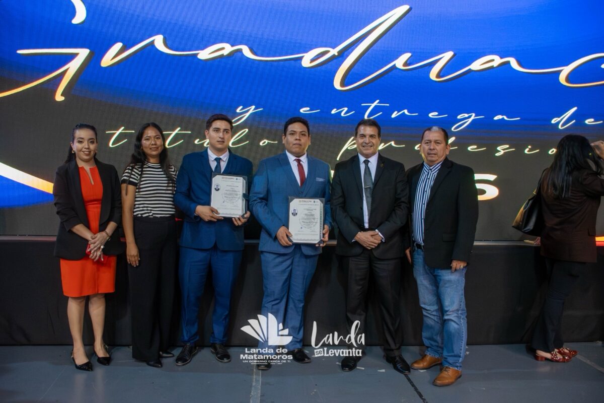 Celebran Graduación Jóvenes de Landa del ITQ&nbsp;