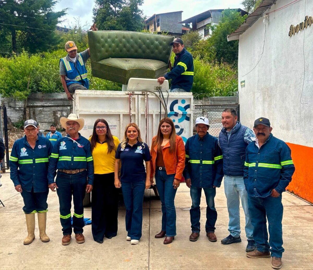 Lupita Ramírez encabeza jornada de recolección de tiliches y entrega de uniformes a barrenderos&nbsp;