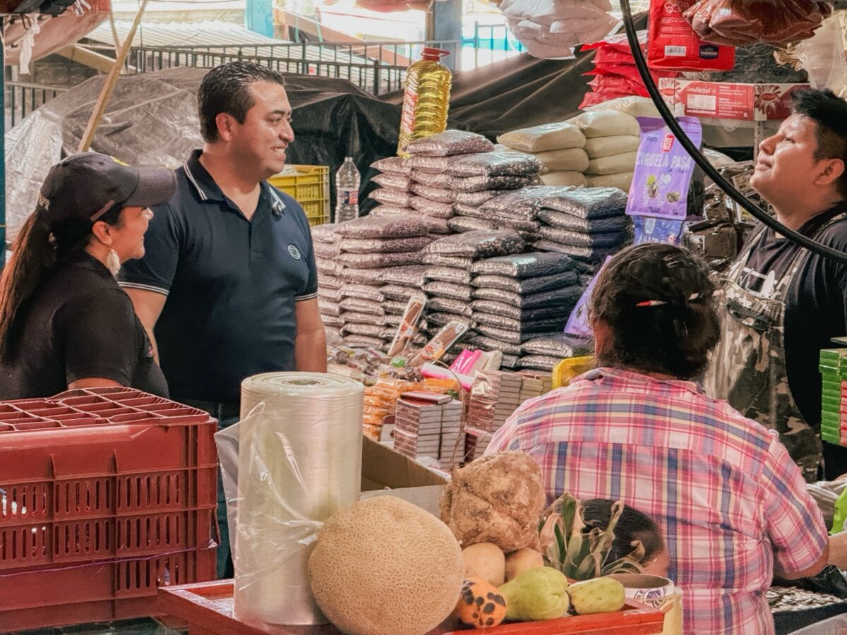 Edil fortalece el diálogo con comerciantes del Mercado Municipal y anuncia jornada integral de limpieza
