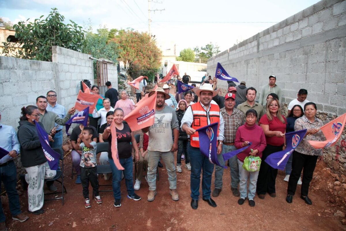 Inicia Obras de Urbanización y Entrega la Nomenclatura en Calles de Peña Colorada Gaspar Trueba
