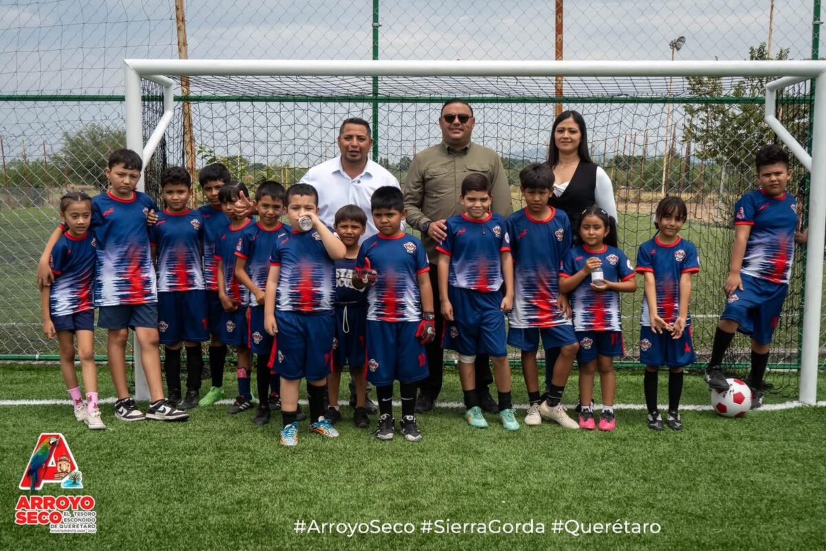 Se concreta nueva obra deportiva con la entrega de cancha de fútbol 5 en El Refugio