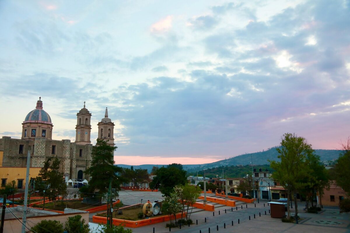 Colón te ofrece un fin de semana diferente:&nbsp; viñedos, presas y su Basílica